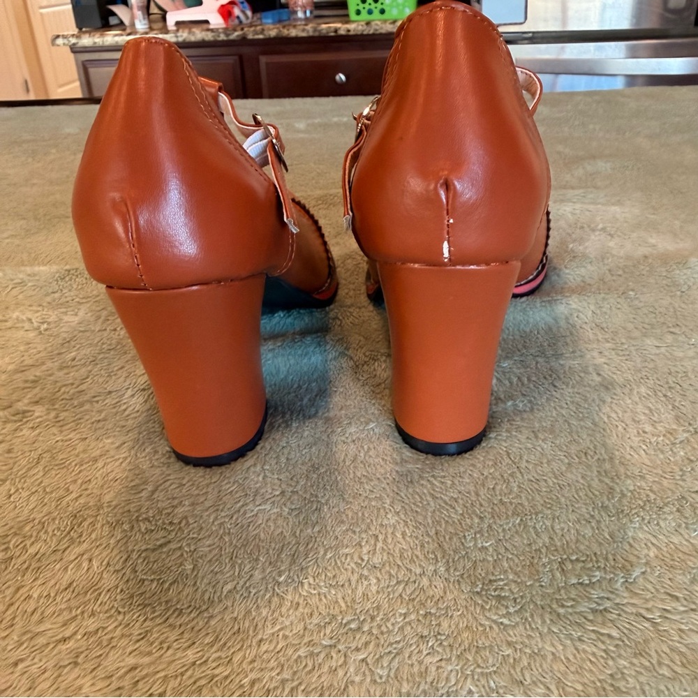 T-Strap Brogue Flats in women’s size 8 new no box - Picture 4 of 14